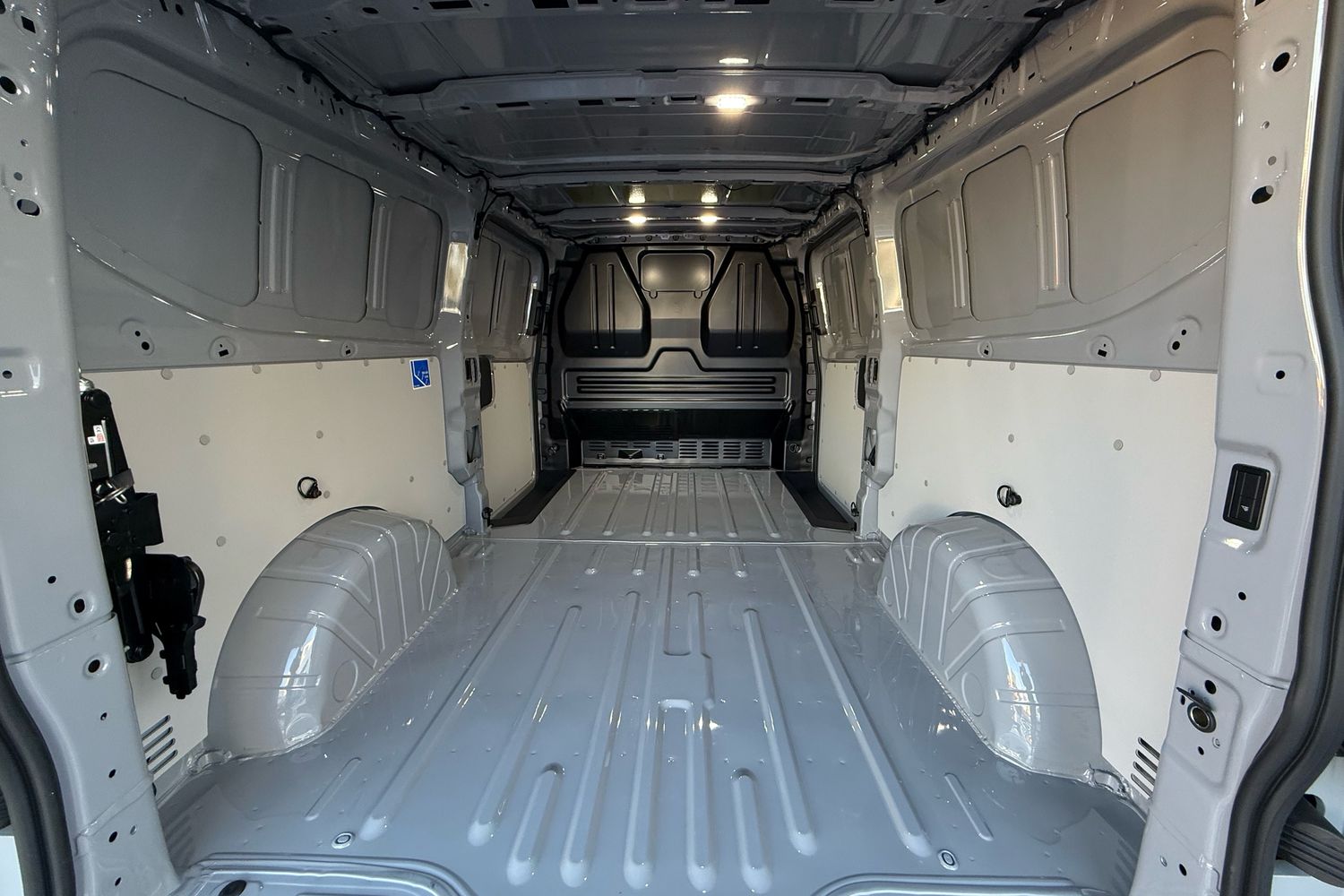 Used Volkswagen Transporter 2025 for sale - 77334275: Photo 41