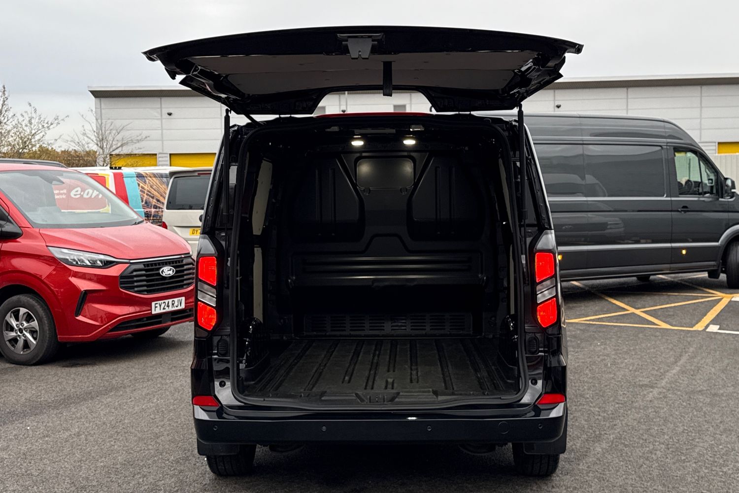 Used Ford Transit Custom 2024 for sale - 76421346: Photo 38