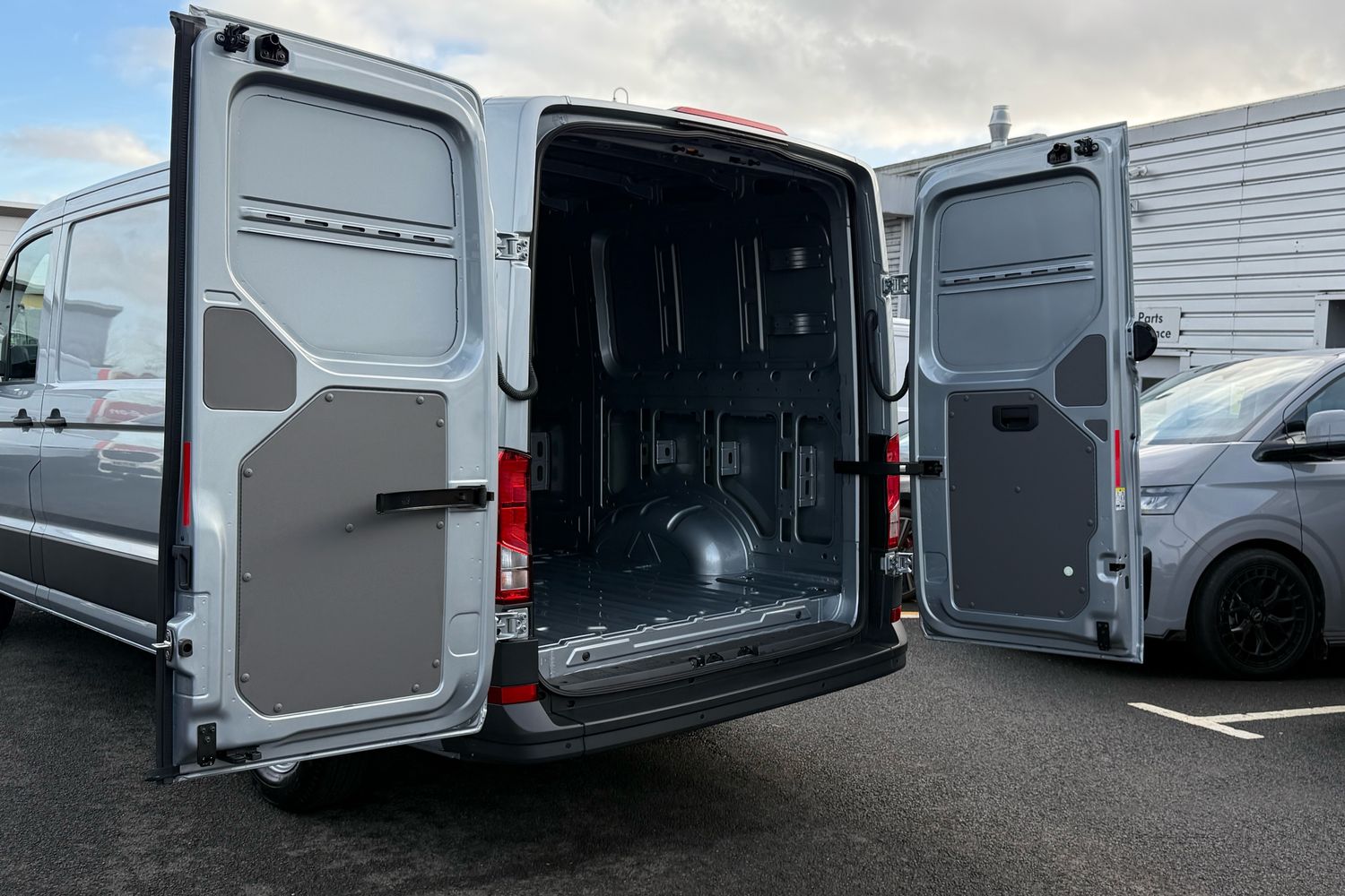 Used Volkswagen Crafter 2025 for sale - 76955413: Photo 38