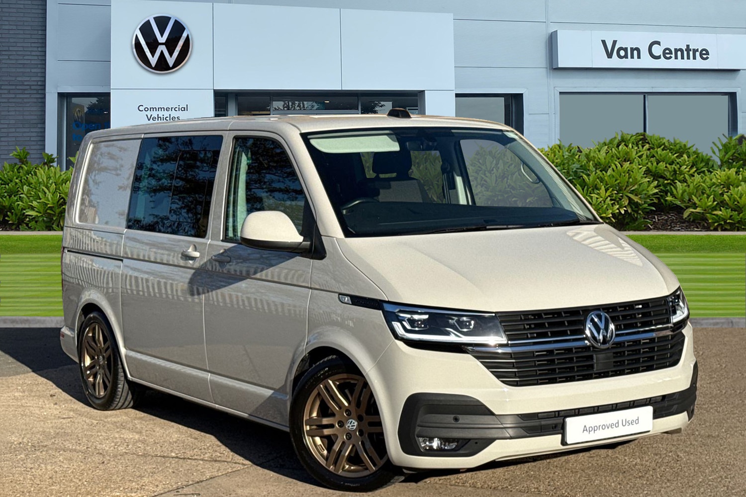 Used Volkswagen Transporter 2020 for sale - 76610993: Photo 1