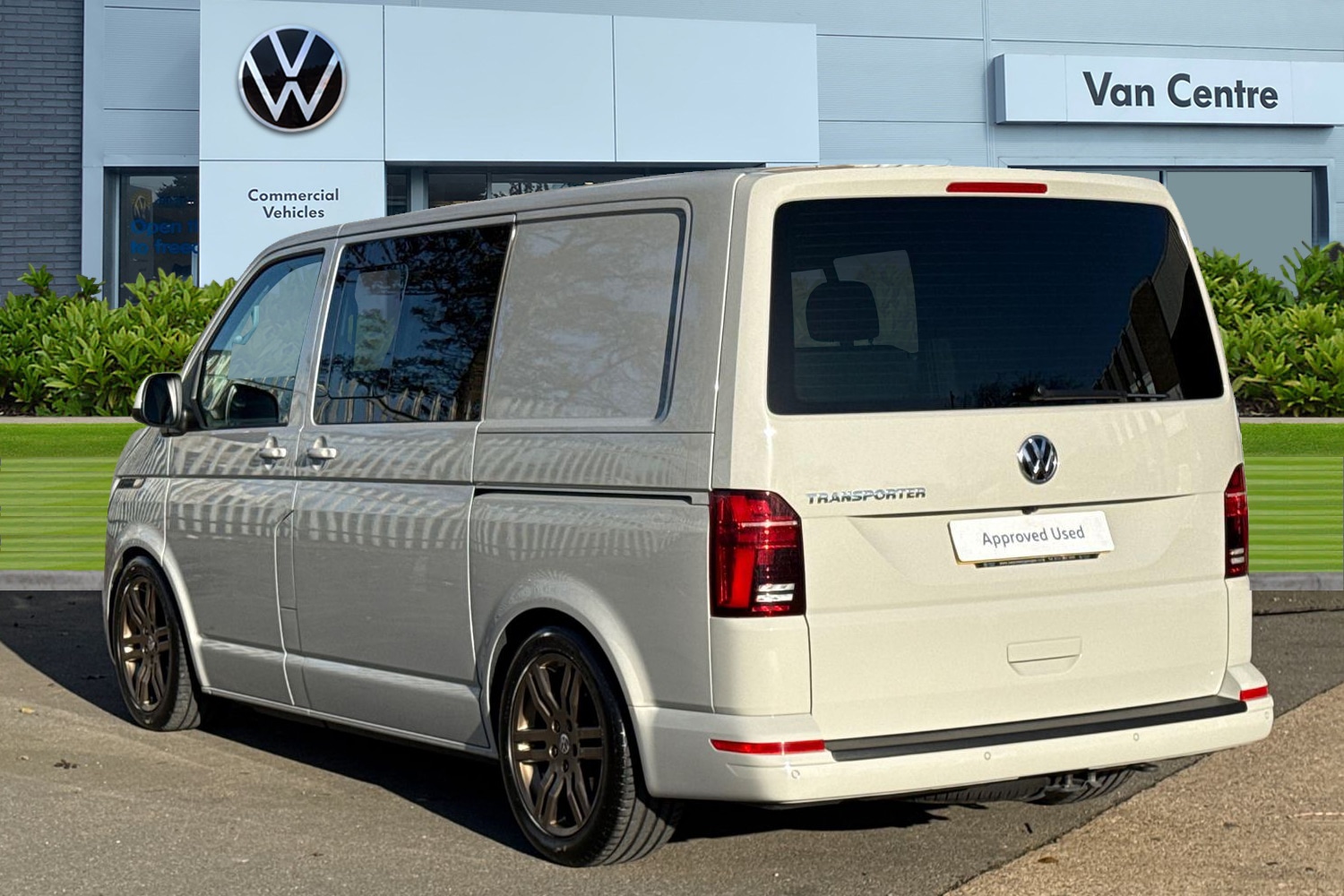 Used Volkswagen Transporter 2020 for sale - 76610993: Photo 2