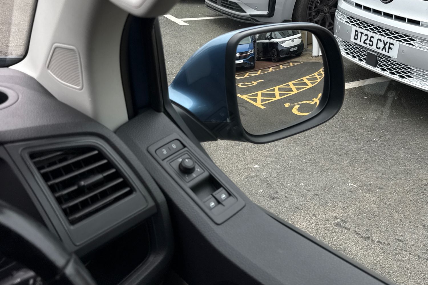 Used Volkswagen Transporter 2017 for sale - 77147492: Photo 20