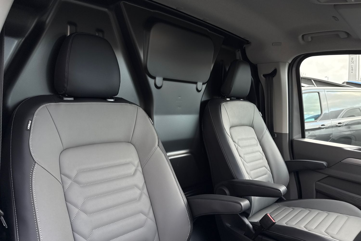 Used Volkswagen Transporter 2025 for sale - 77135303: Photo 24