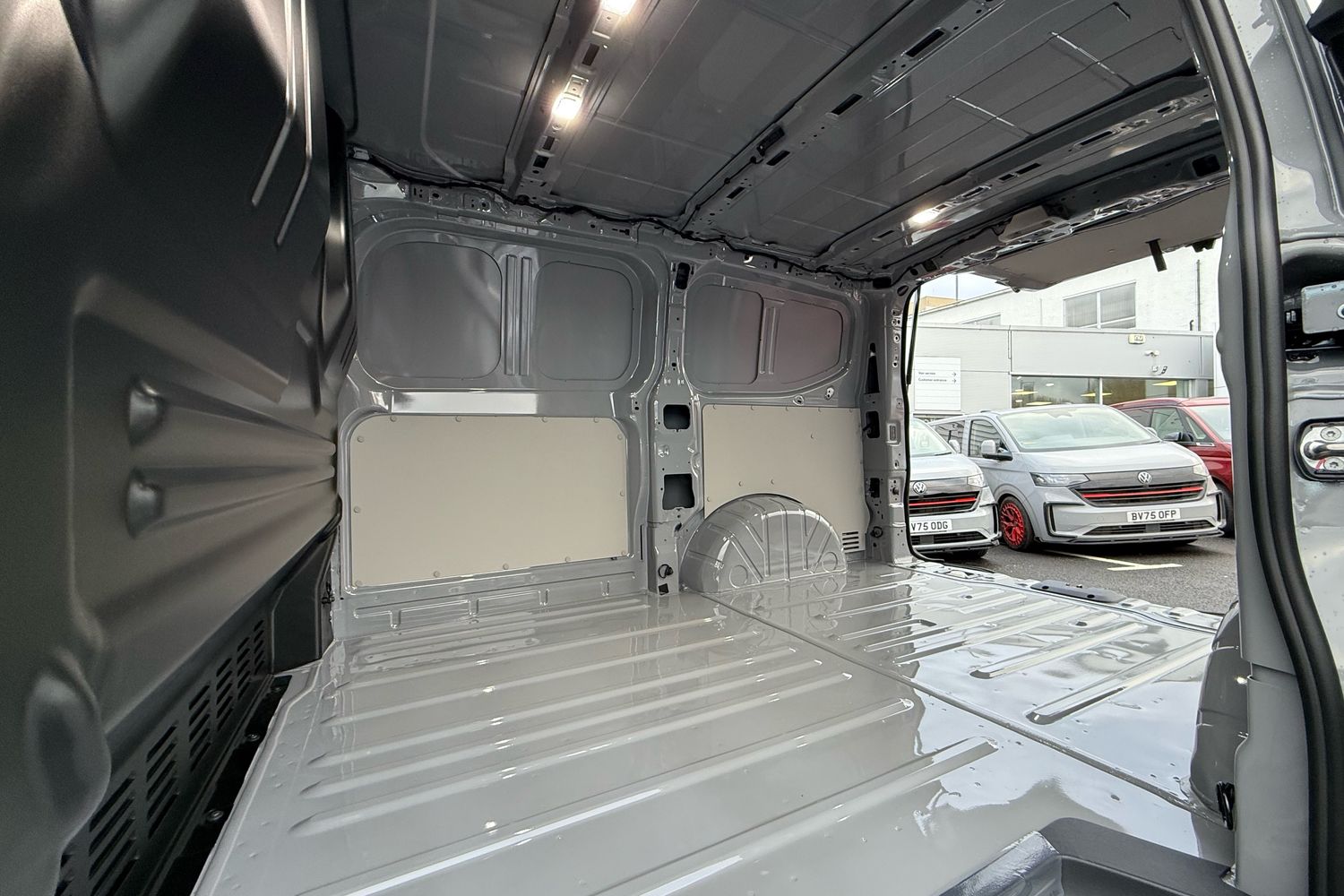 Used Volkswagen Transporter 2025 for sale - 77135303: Photo 43