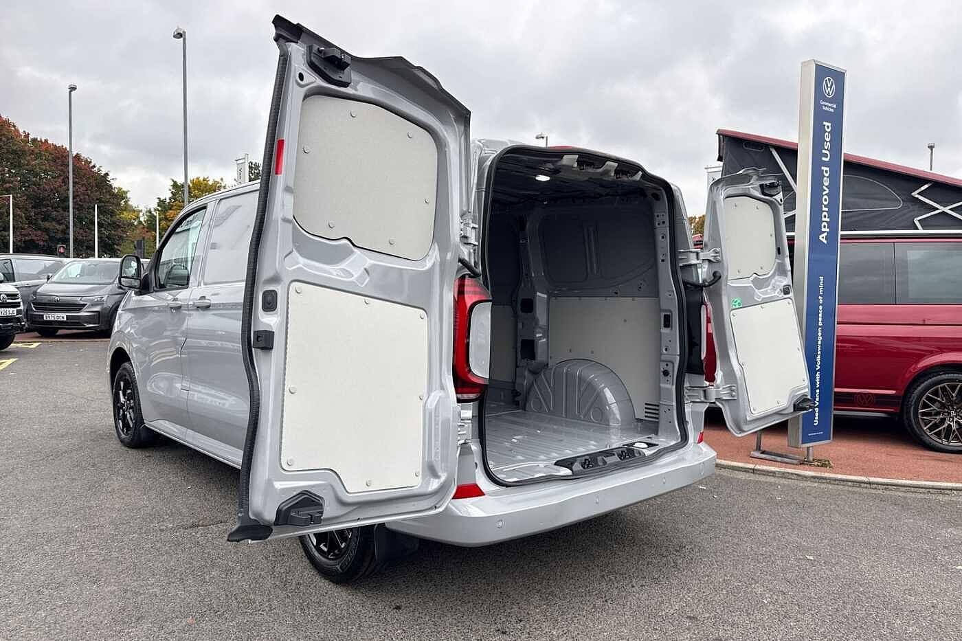 Used Volkswagen Transporter 2025 for sale - 76750811: Photo 41