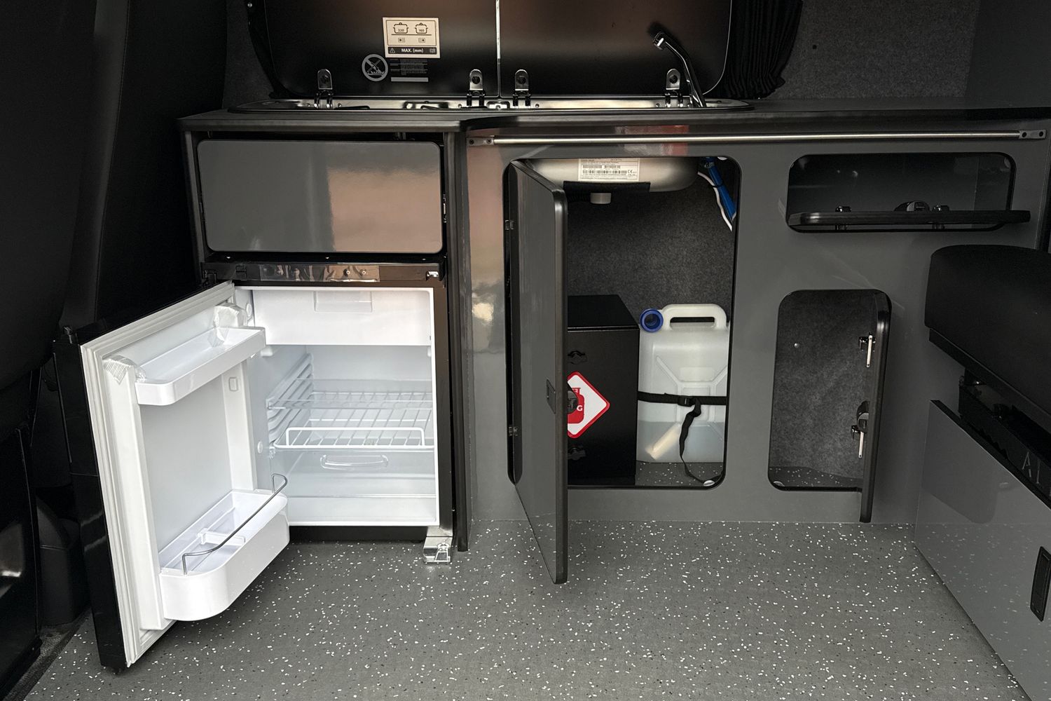 Used Volkswagen Transporter 2017 for sale - 77068777: Photo 46