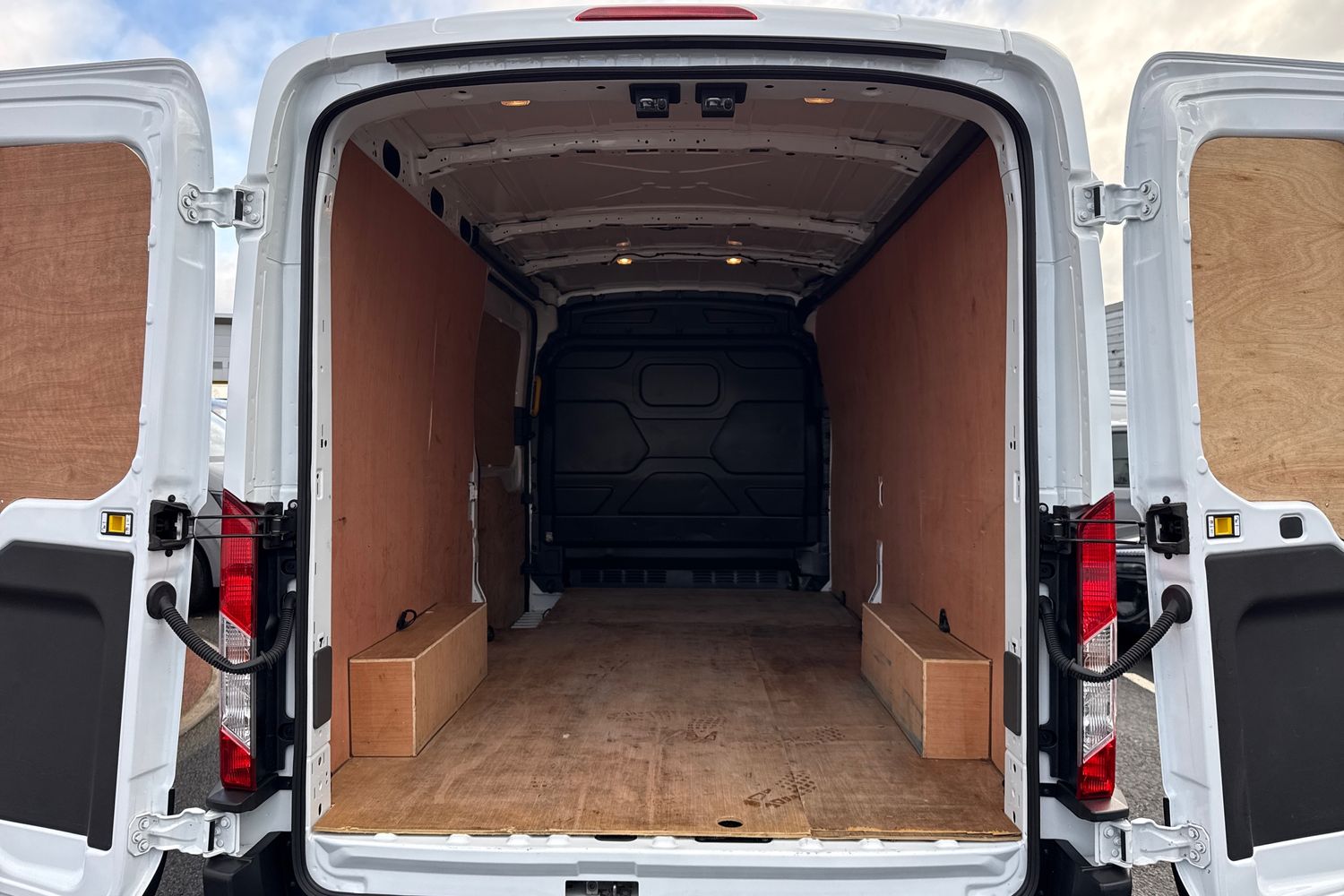 Used Ford E-Transit 2024 for sale - 76636911: Photo 34