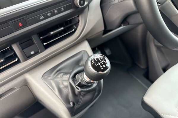 Used Volkswagen Transporter 2025 for sale - 76177427: Photo 52