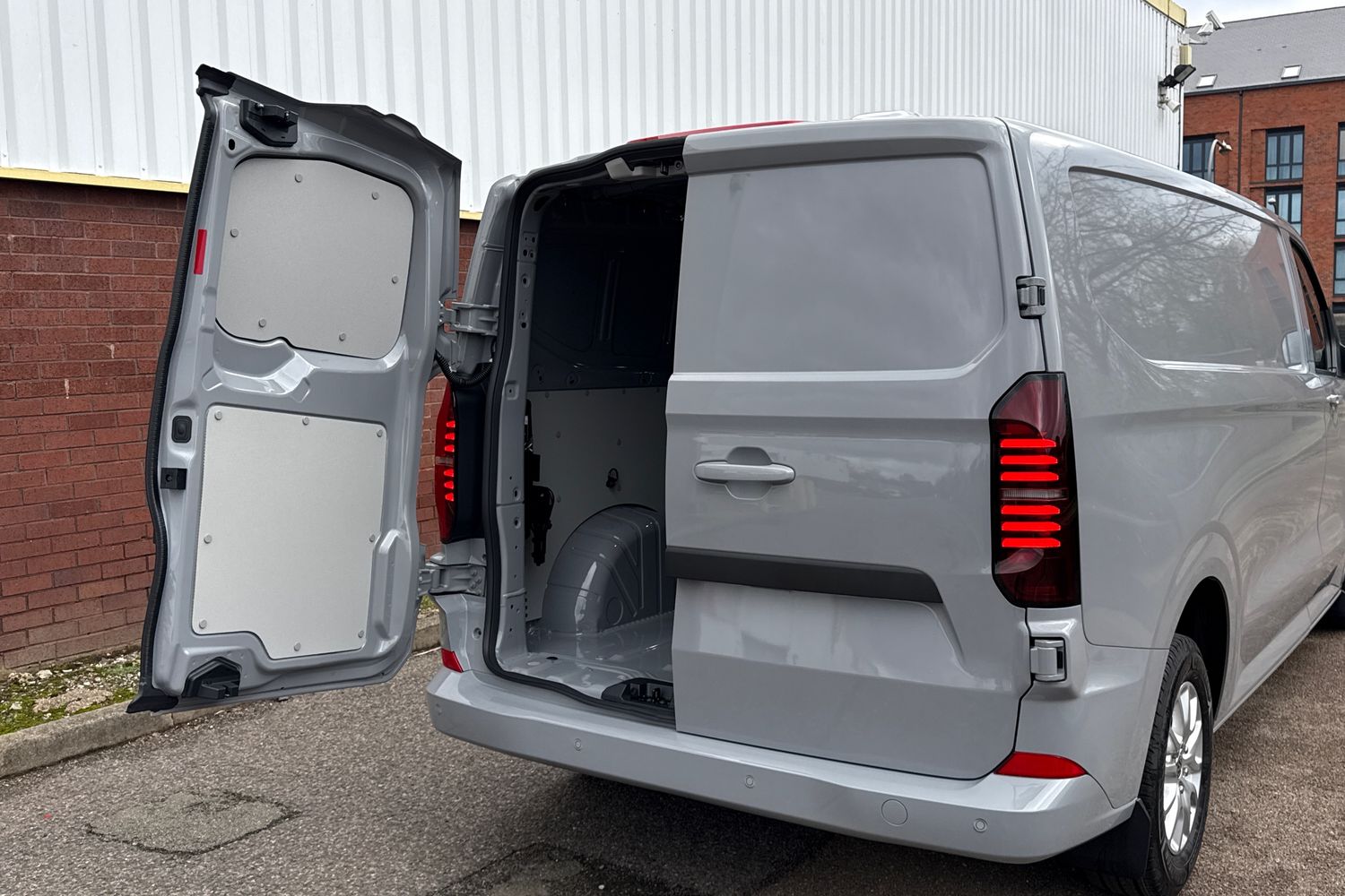 Used Volkswagen Transporter 2025 for sale - 77661701: Photo 39