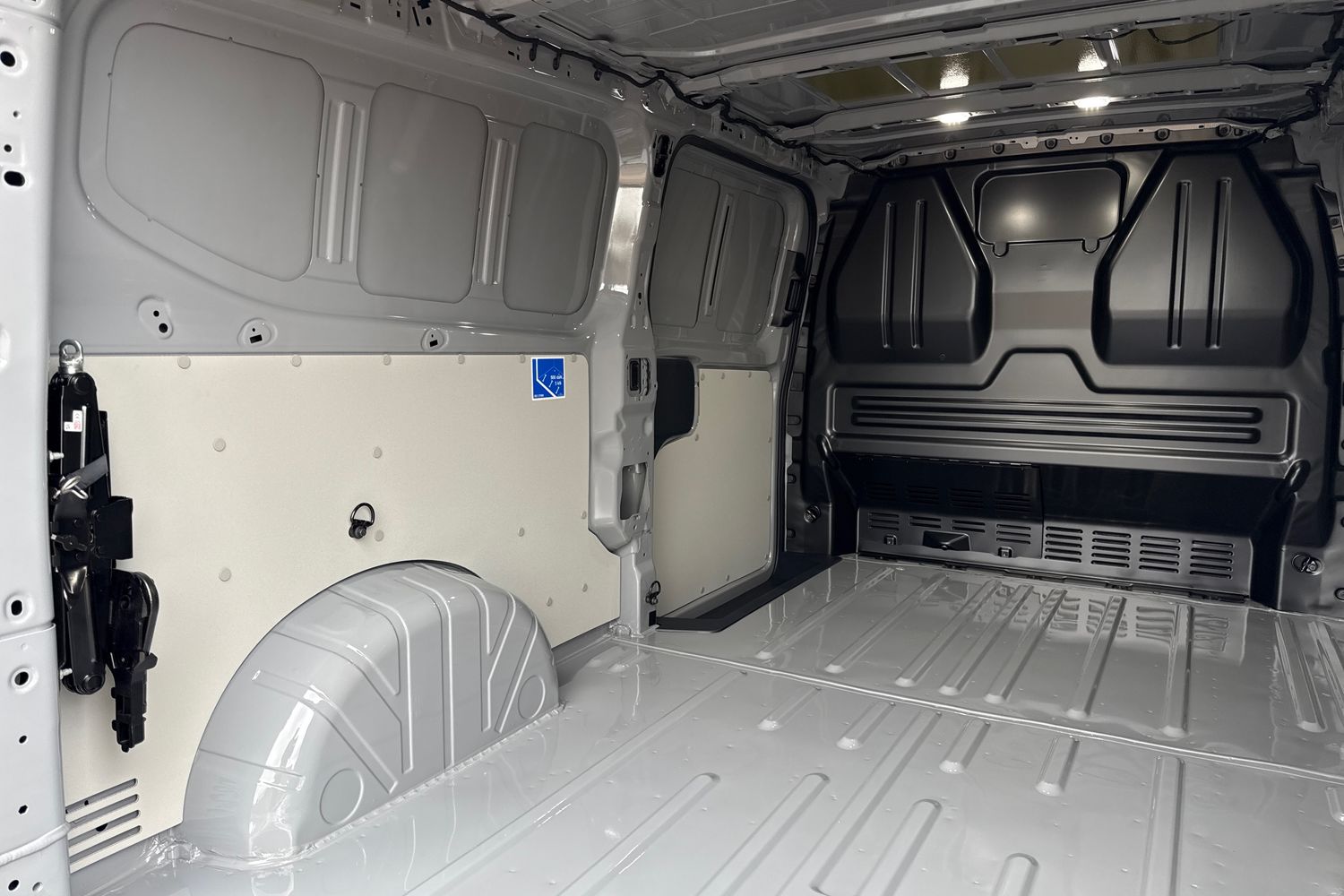 Used Volkswagen Transporter 2025 for sale - 77661701: Photo 42