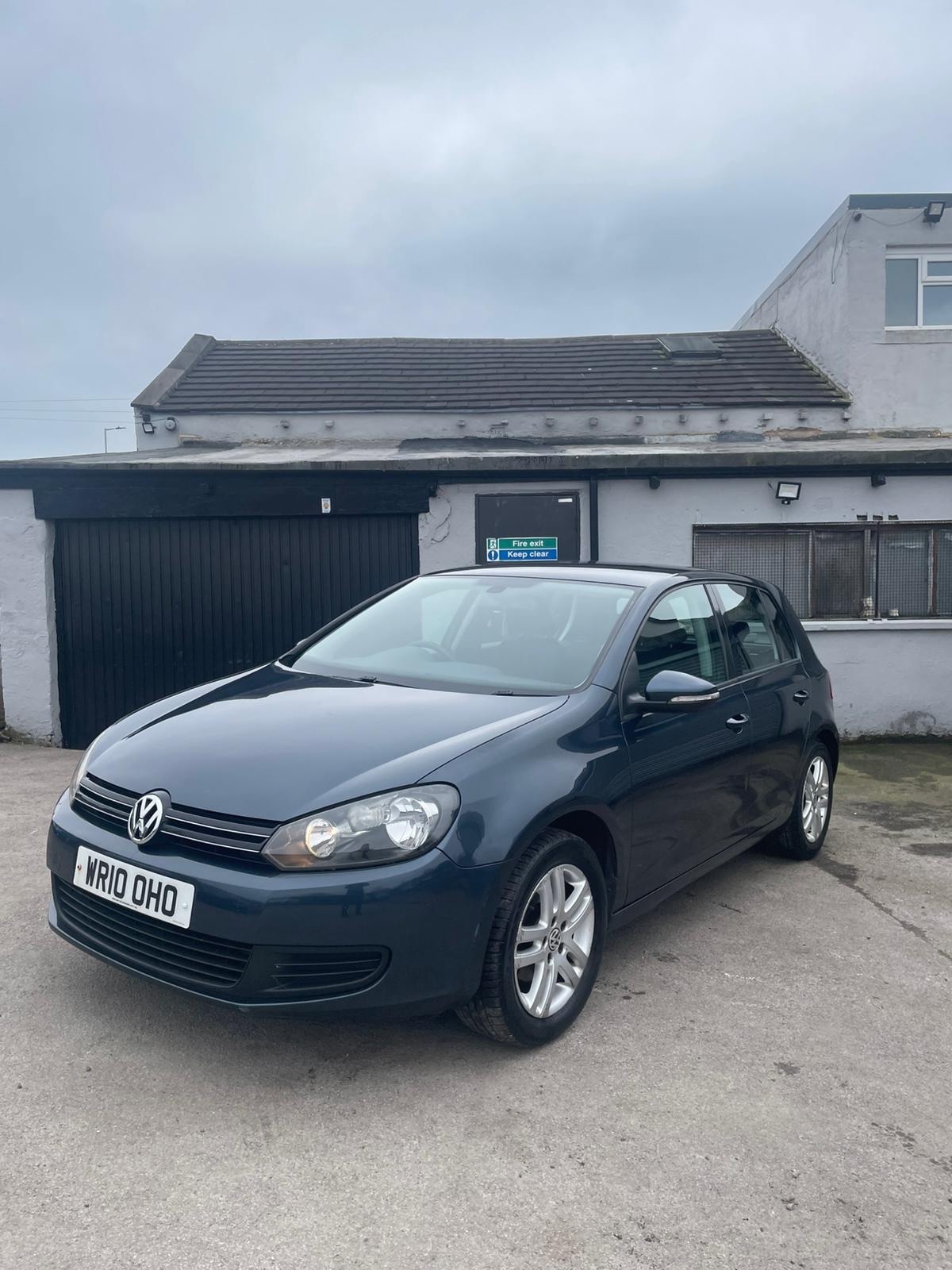 Used Volkswagen Golf 2010 for sale - 77793108: Photo 2