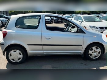 Used Toyota Yaris 2001 for sale - 79206551: Photo