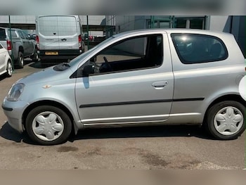 Used Toyota Yaris 2001 for sale - 79206551: Photo
