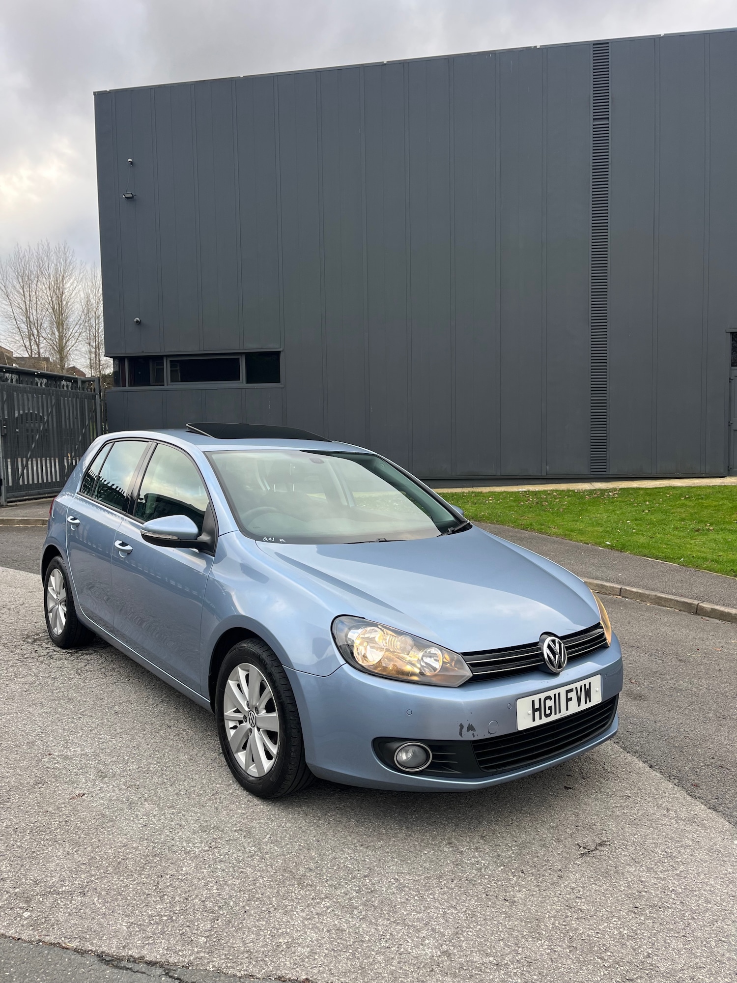 Used Volkswagen Golf 2011 for sale - 77431334: Photo 2