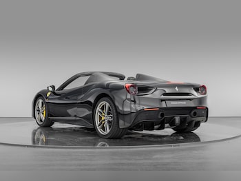 Used Ferrari 488 2018 for sale - 79143845: Photo