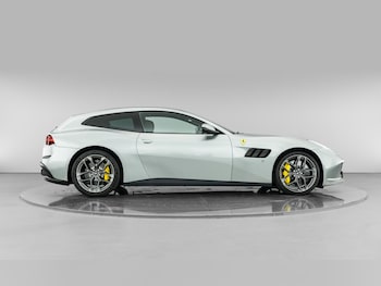 Used Ferrari GTC4Lusso 2019 for sale - 78627579: Photo
