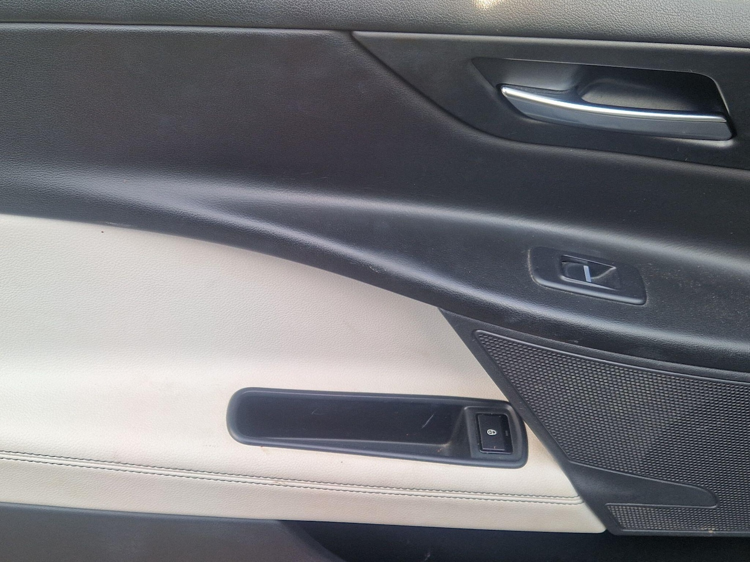 Used Jaguar XE for sale - 77671939: Photo 38