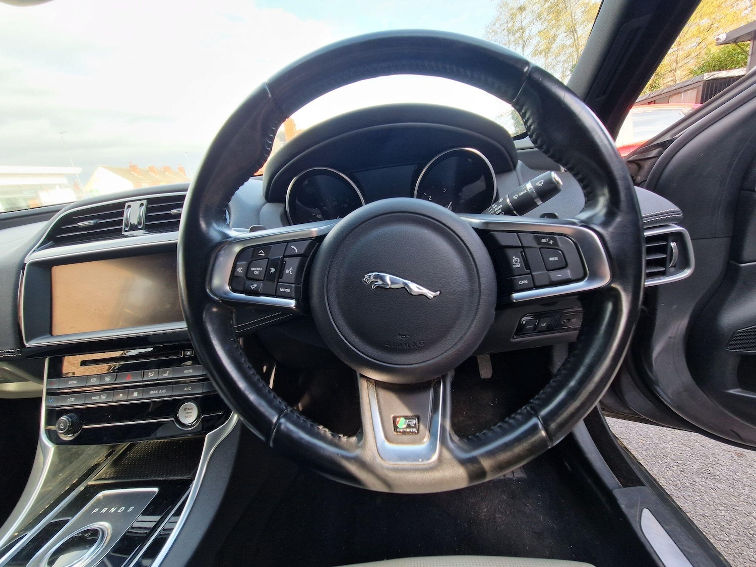 Used Jaguar XE for sale - 77671939: Photo 45