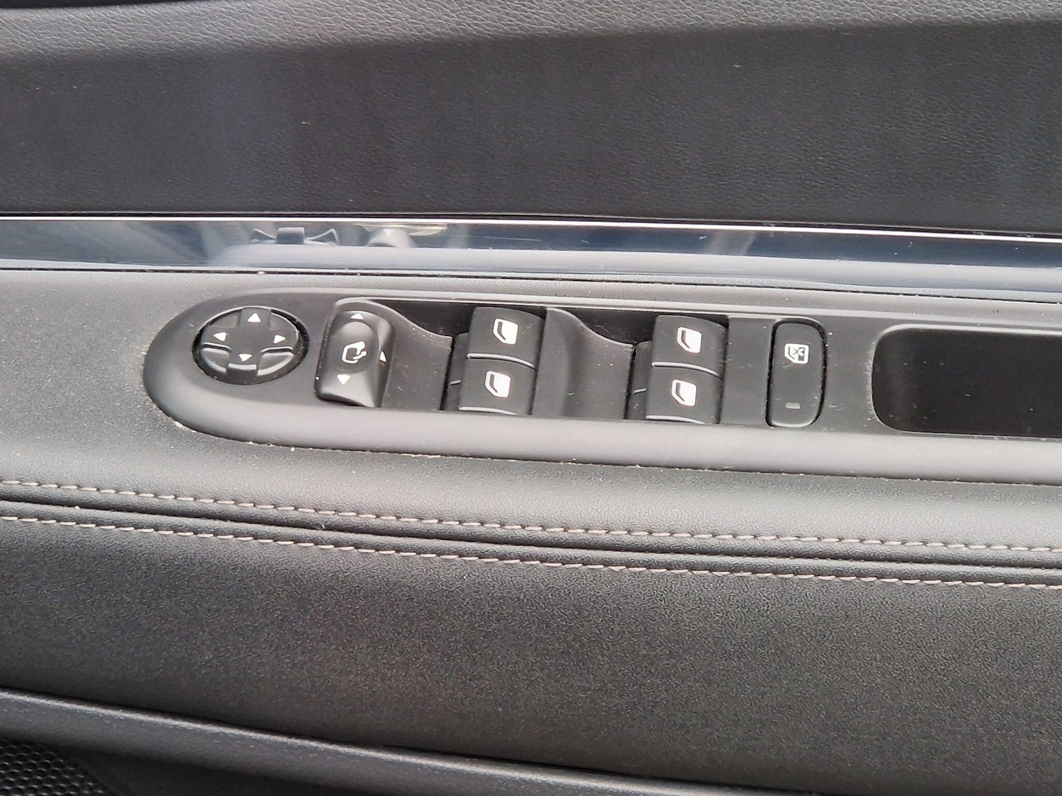 Used Peugeot 3008 2016 for sale - 77190769: Photo 32