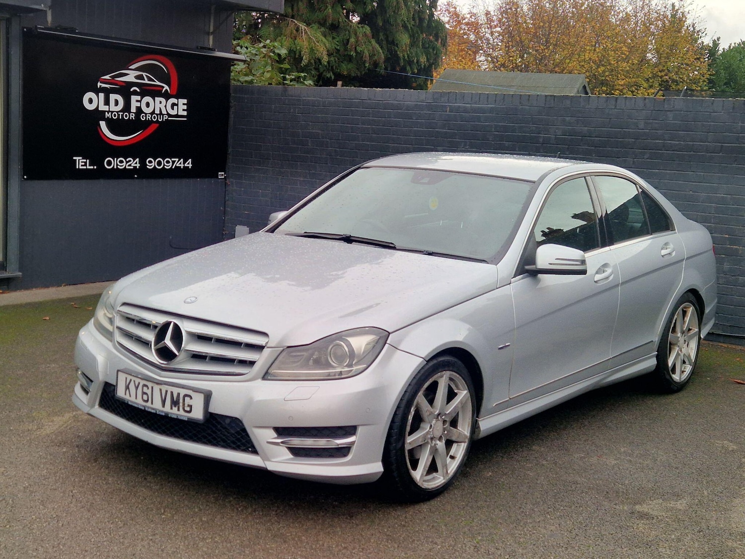 Used Mercedes-Benz C Class 2011 for sale - 76781820: Photo 1