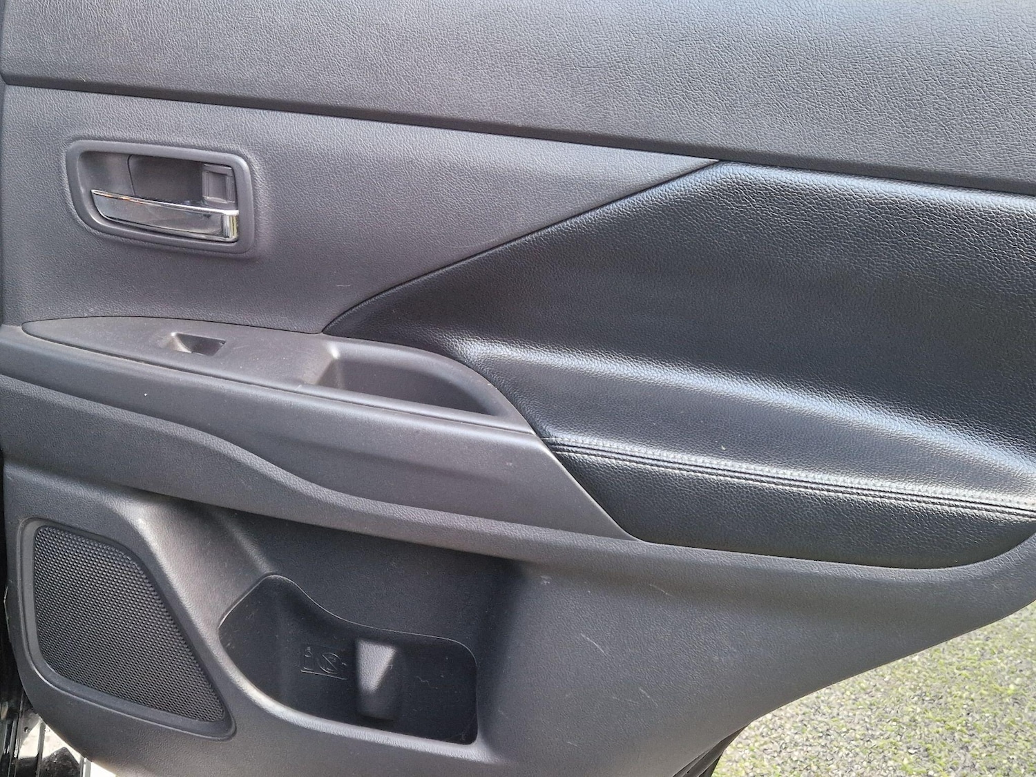 Used Mitsubishi Outlander for sale - 77215540: Photo 37