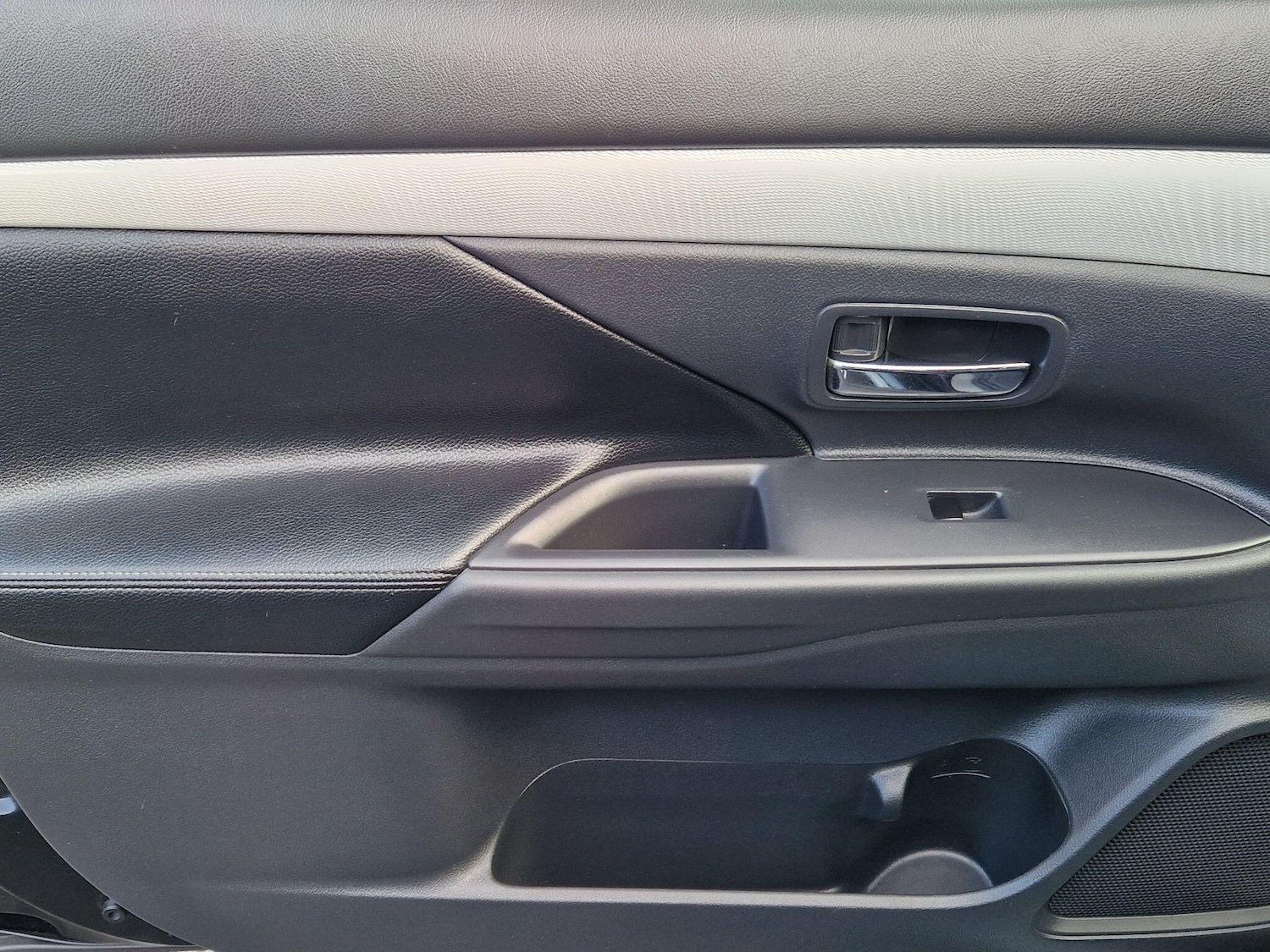 Used Mitsubishi Outlander for sale - 77215540: Photo 40