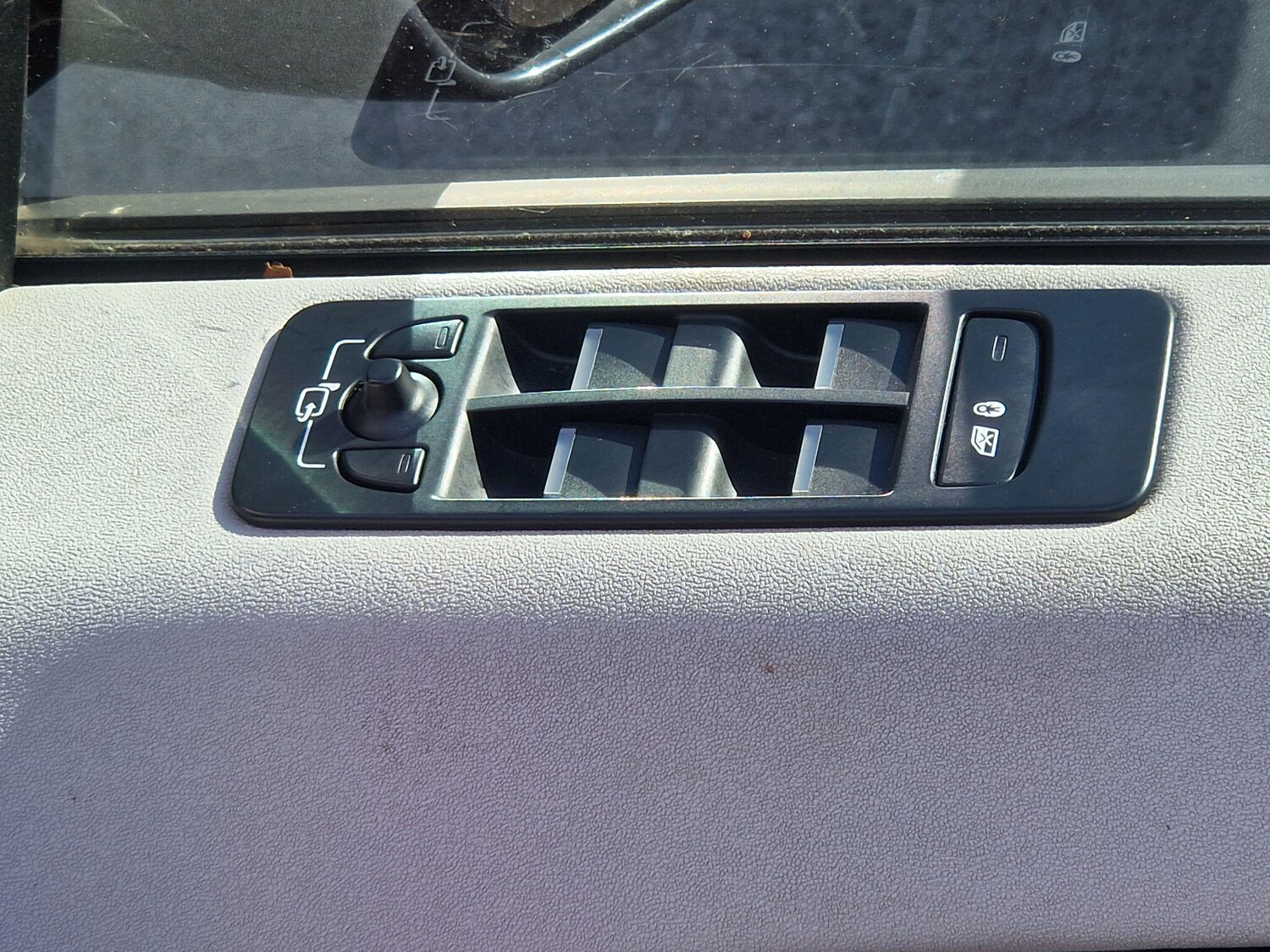 Used Land Rover Discovery Sport 2017 for sale - 76781911: Photo 34