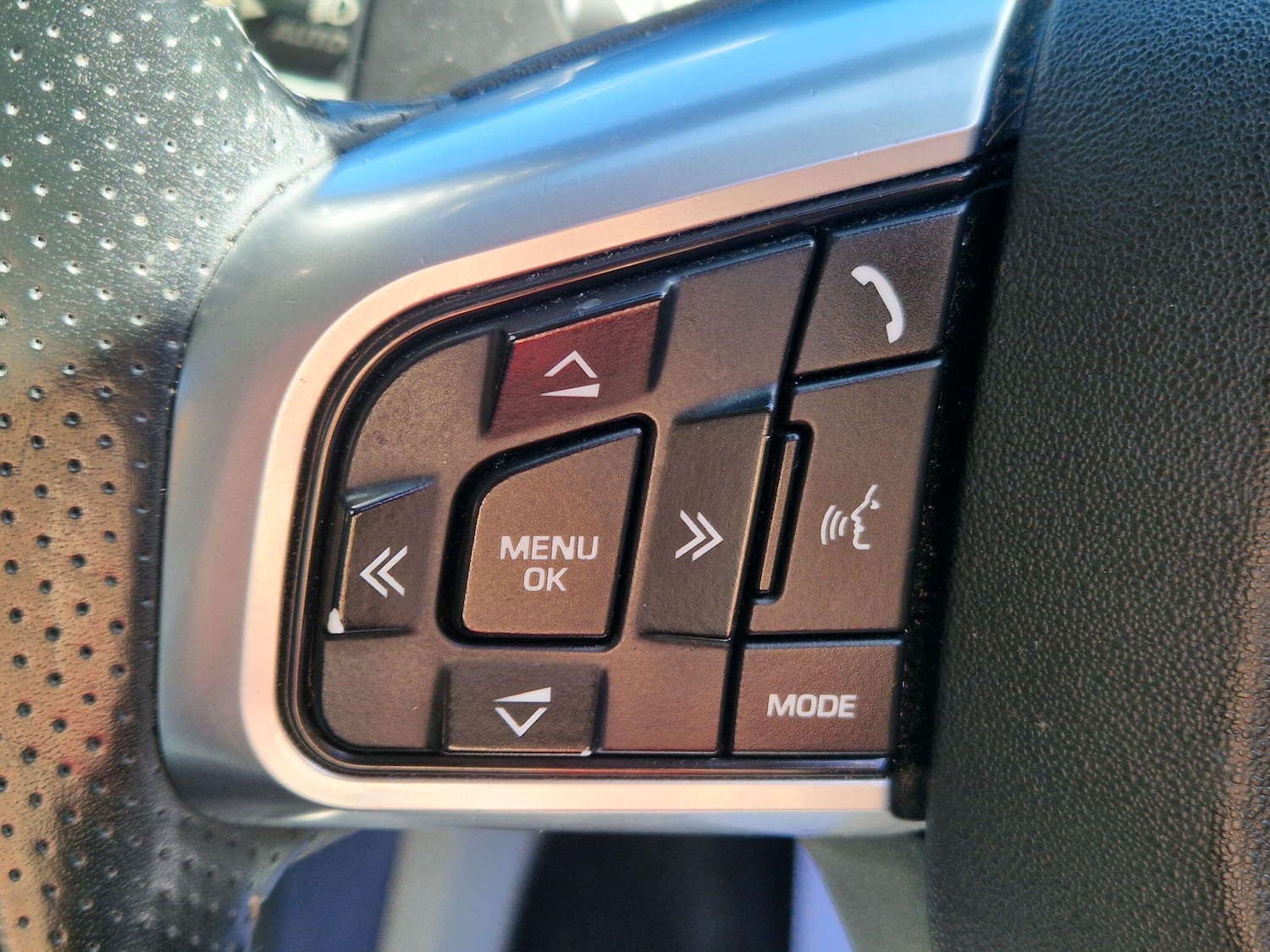 Used Land Rover Discovery Sport 2017 for sale - 76781911: Photo 51