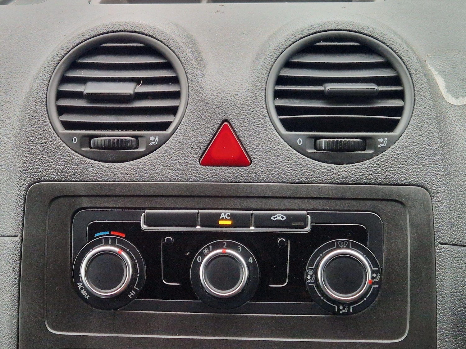 Used Volkswagen Caddy Maxi 2011 for sale - 76824006: Photo 43