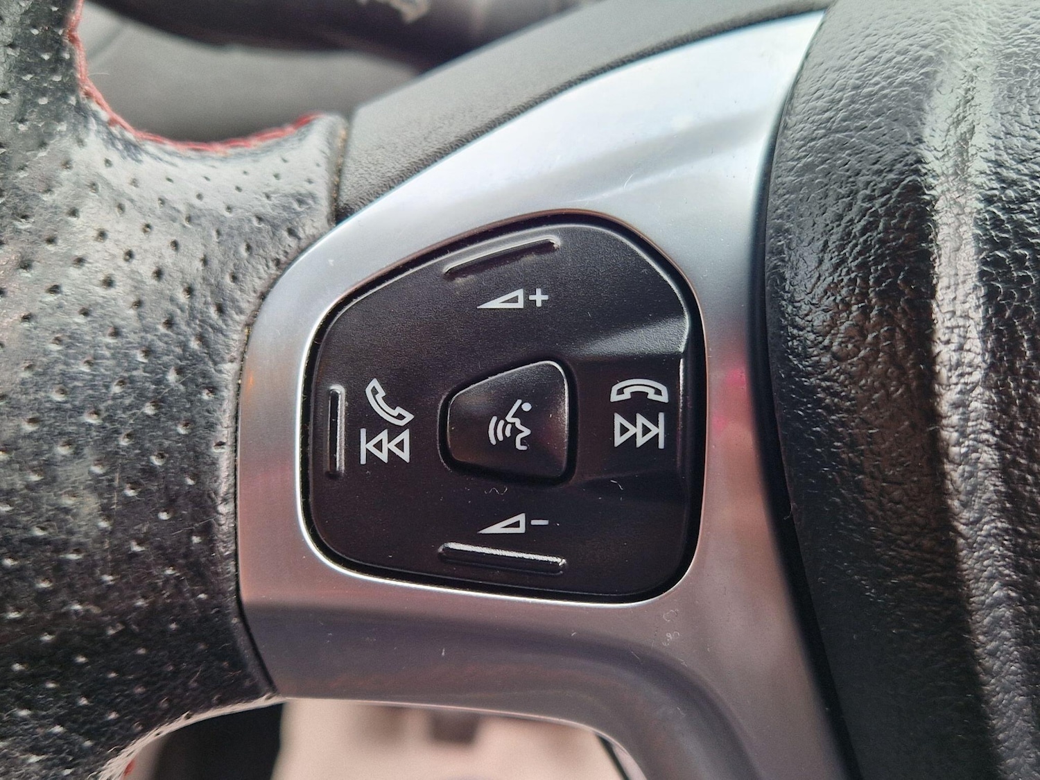 Used Ford Fiesta 2017 for sale - 77993007: Photo 44