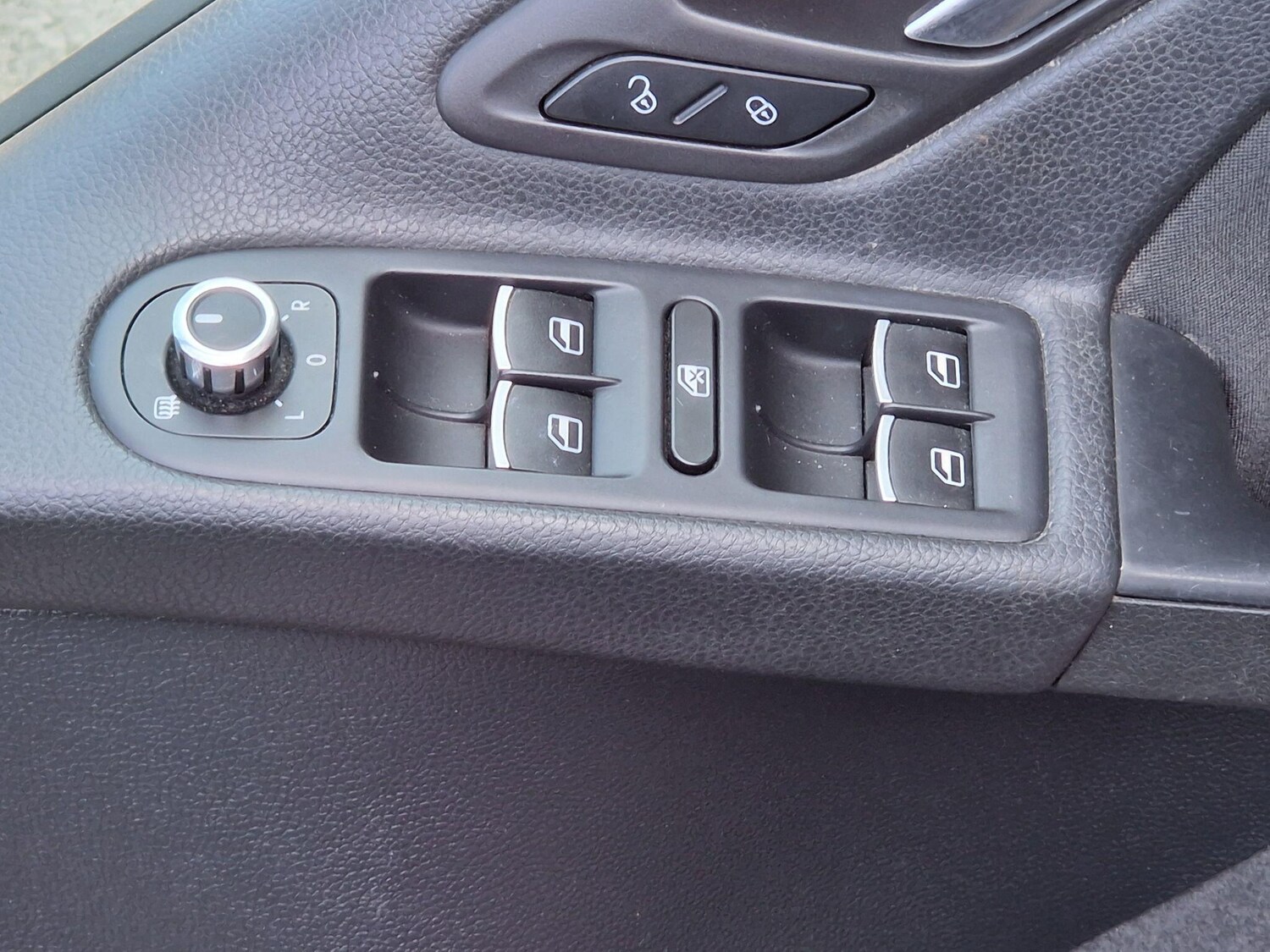 Used Volkswagen Golf 2010 for sale - 77939803: Photo 29