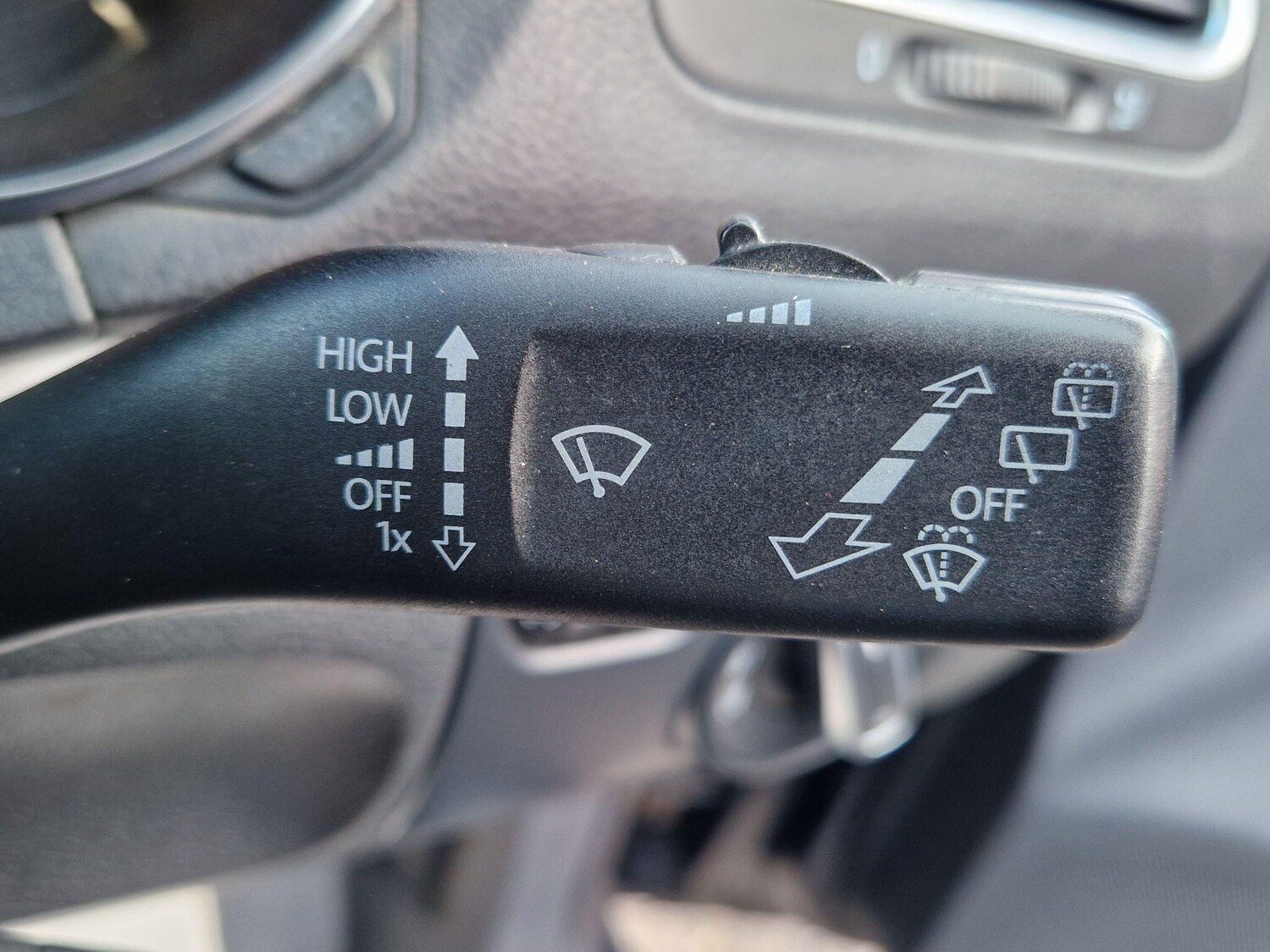 Used Volkswagen Golf 2010 for sale - 77939803: Photo 42