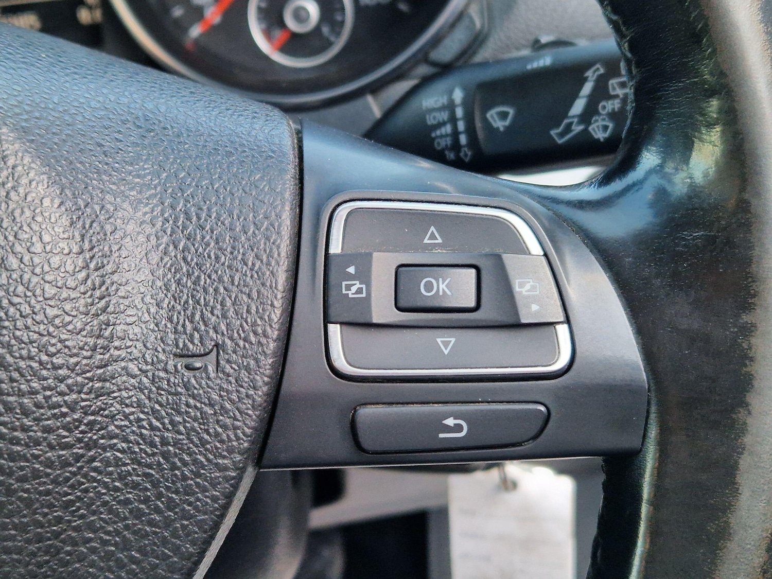 Used Volkswagen Golf 2010 for sale - 77939803: Photo 45