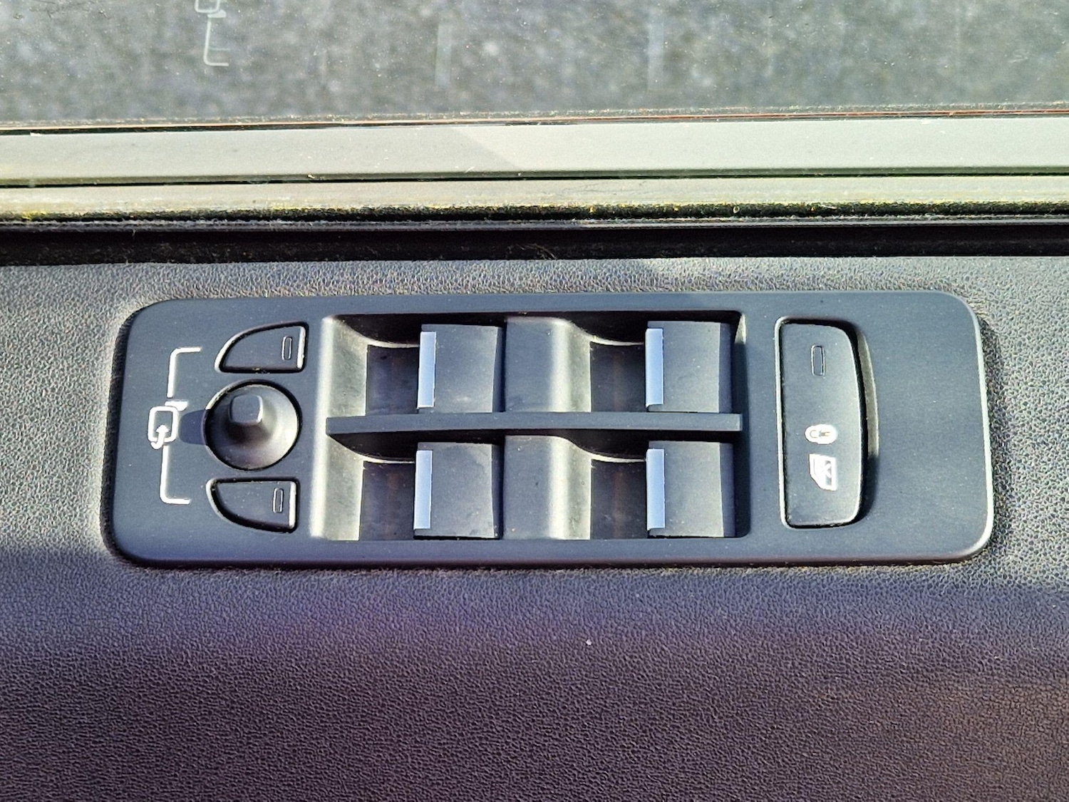 Used Land Rover Discovery Sport for sale - 78135640: Photo 32