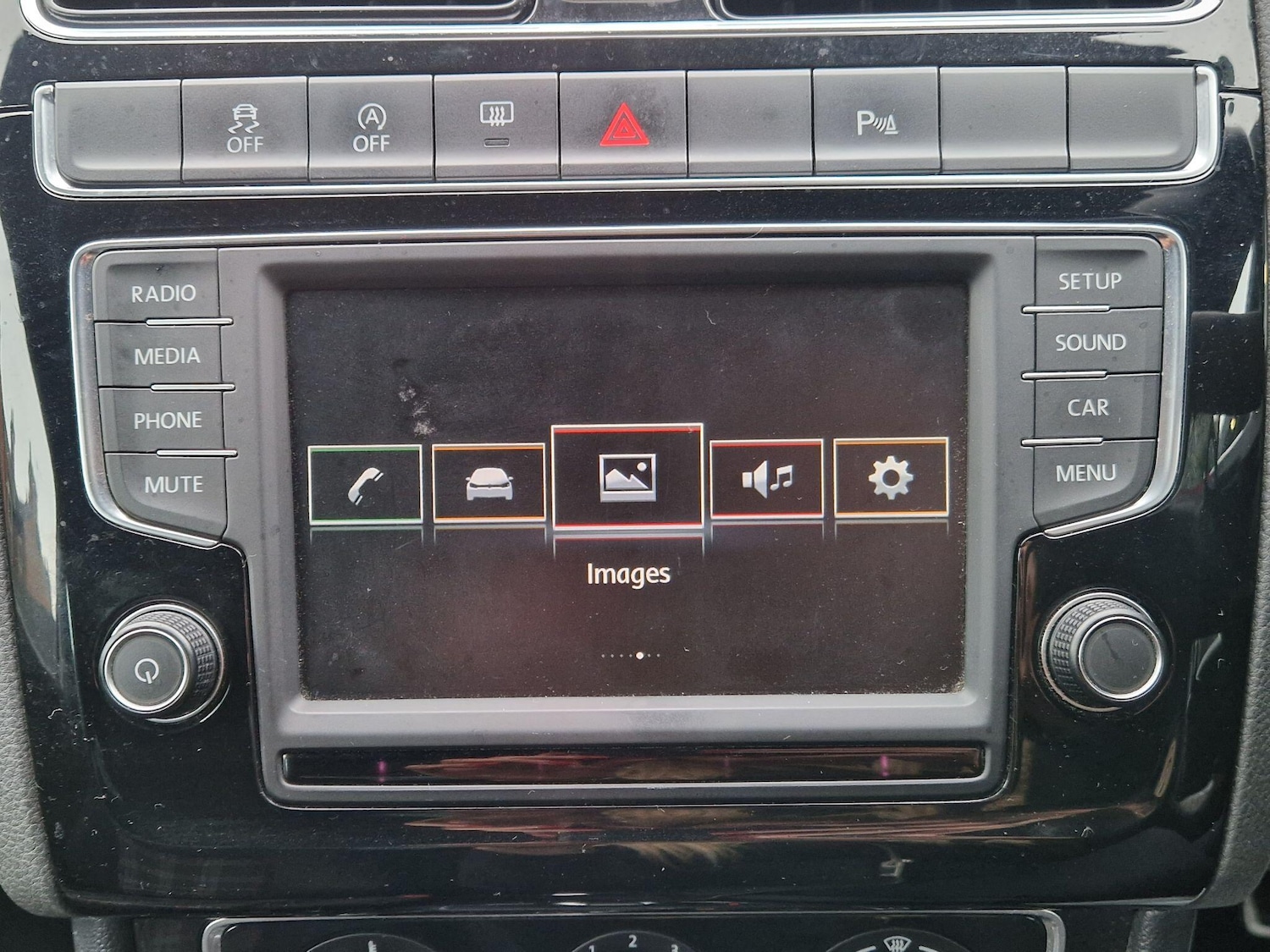 Used Volkswagen Polo 2015 for sale - 77387161: Photo 43