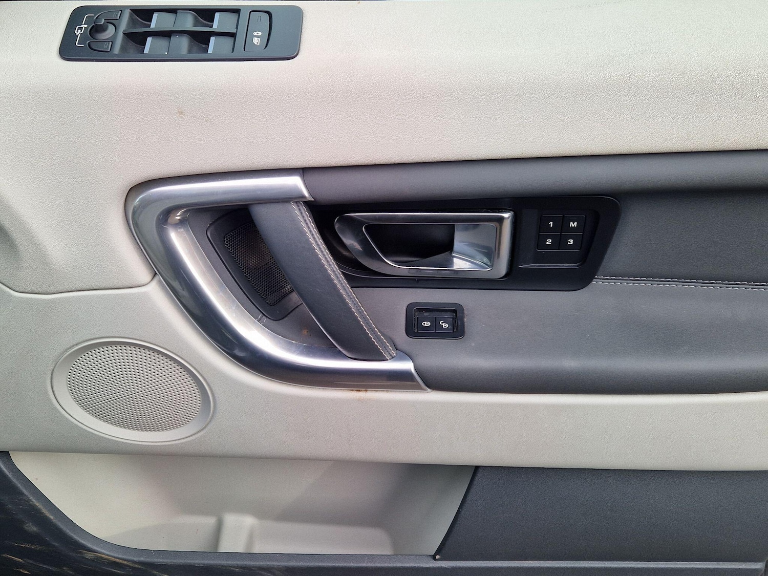 Used Land Rover Discovery Sport 2015 for sale - 77994340: Photo 30