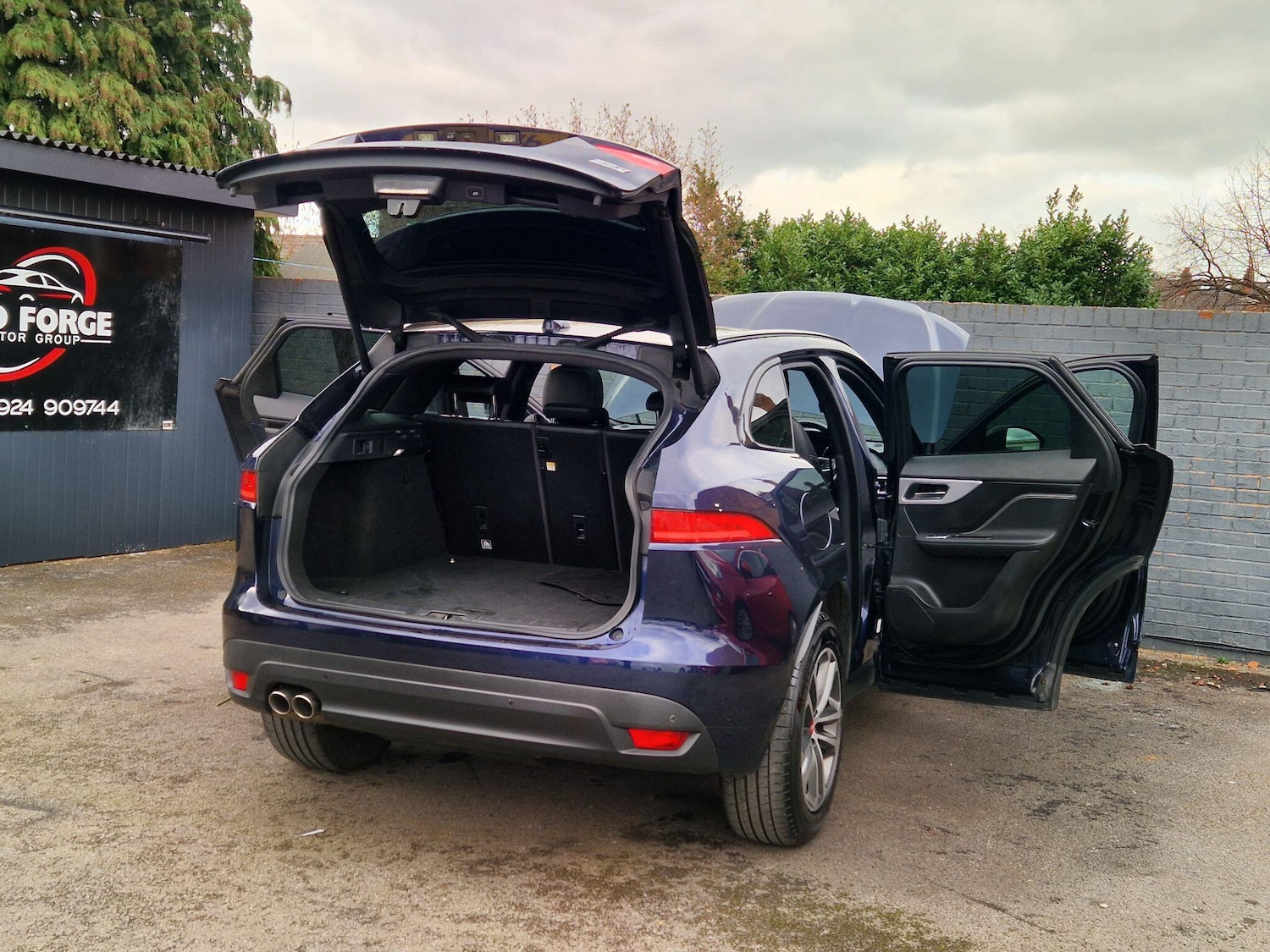 Used Jaguar F-Pace 2016 for sale - 77657925: Photo 21