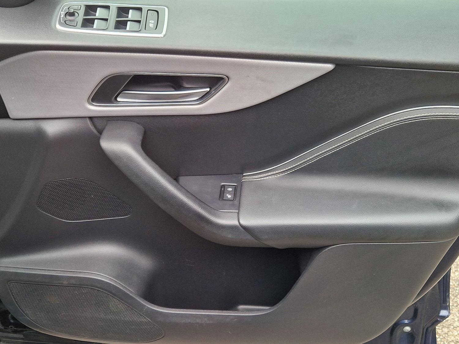 Used Jaguar F-Pace 2016 for sale - 77657925: Photo 31