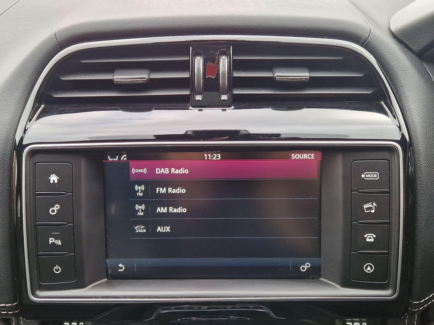 Used Jaguar F-Pace 2016 for sale - 77657925: Photo 43