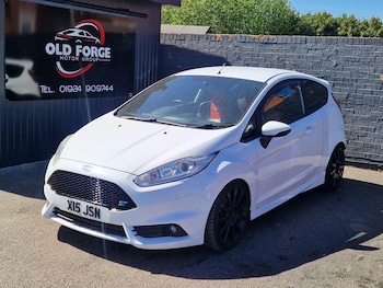 Used Ford Fiesta 2015 for sale - 78430030: Photo