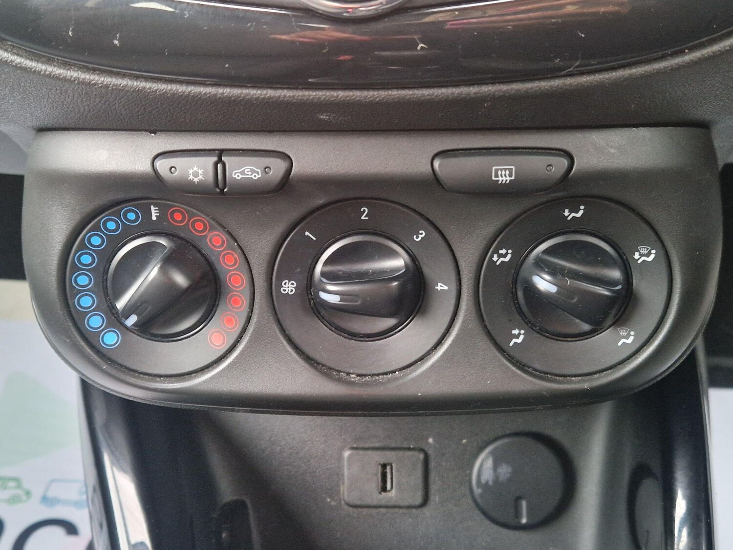 Used Vauxhall ADAM 2015 for sale - 76781268: Photo 45