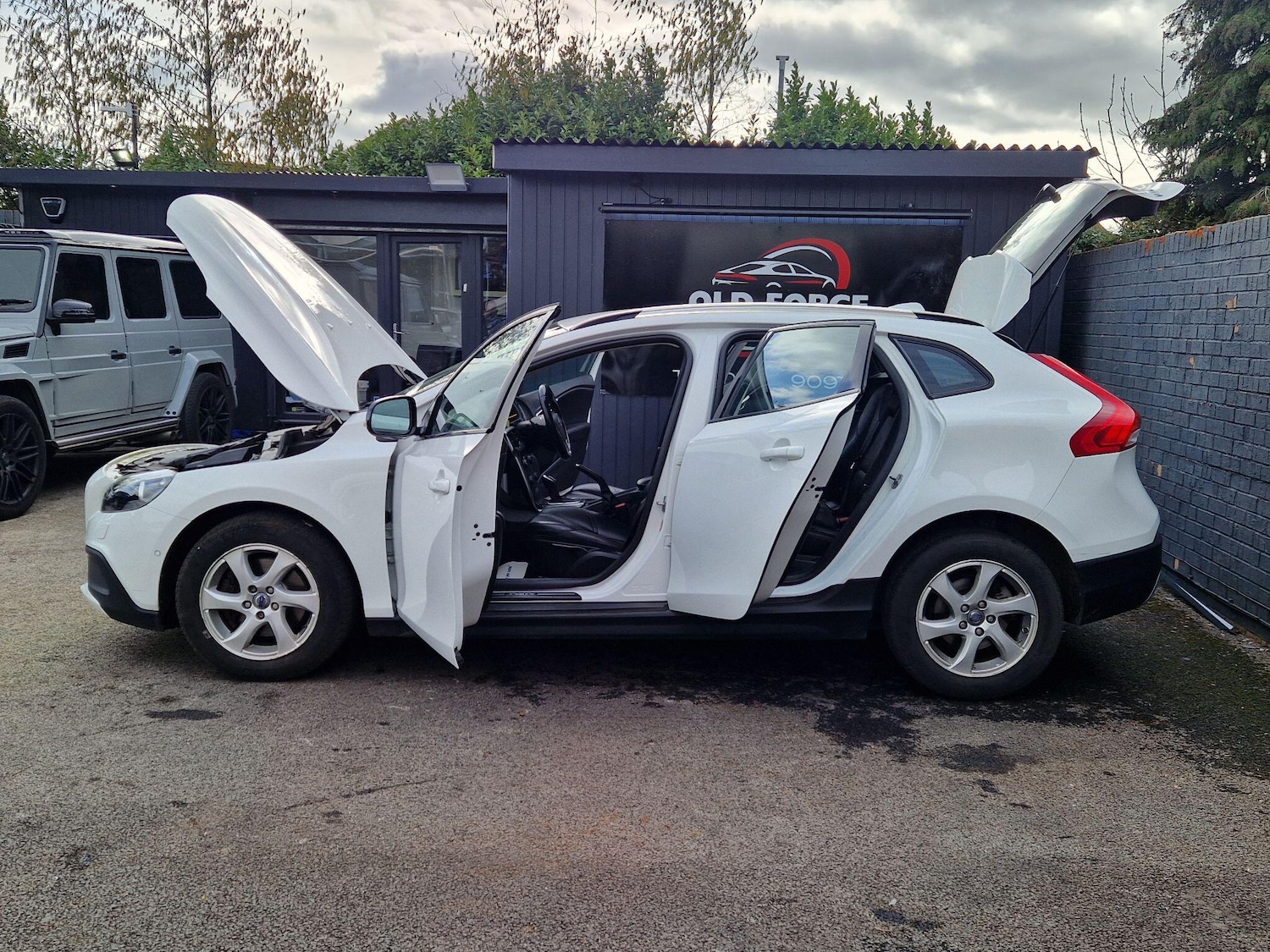 Used Volvo V40 Cross Country for sale - 77657626: Photo 16