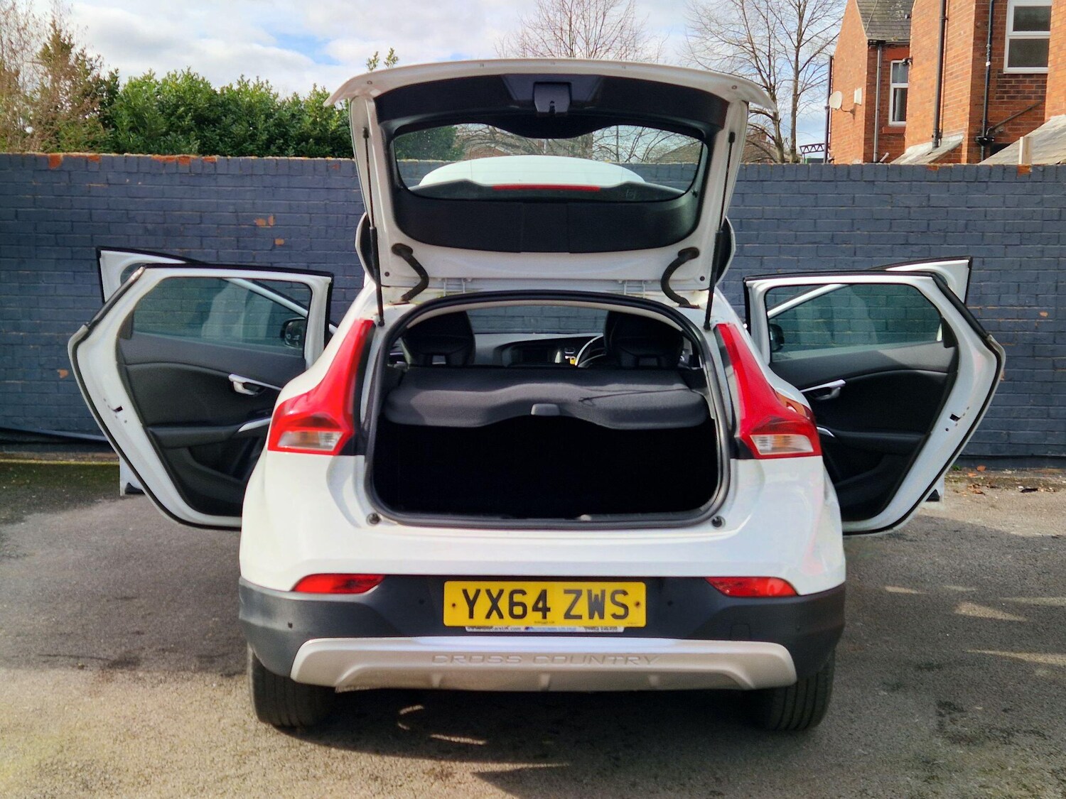 Used Volvo V40 Cross Country for sale - 77657626: Photo 21