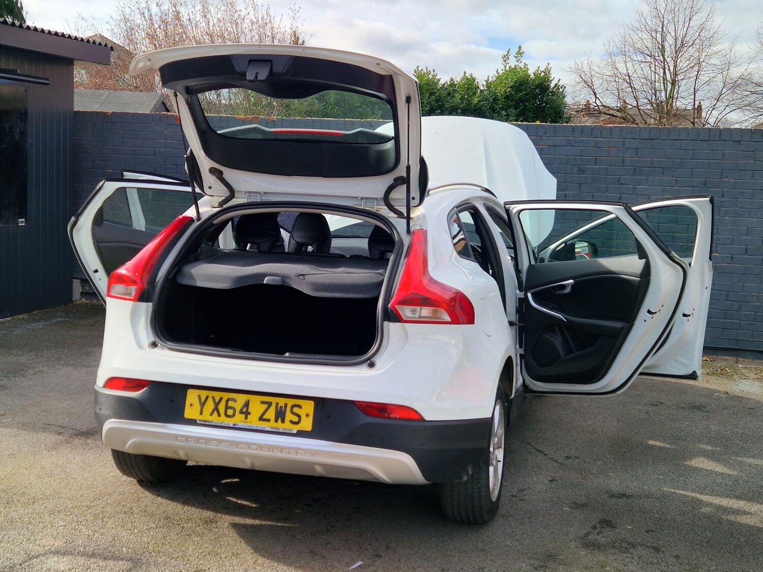 Used Volvo V40 Cross Country for sale - 77657626: Photo 22