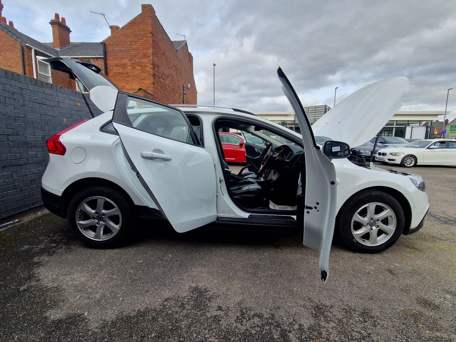 Used Volvo V40 Cross Country for sale - 77657626: Photo 23