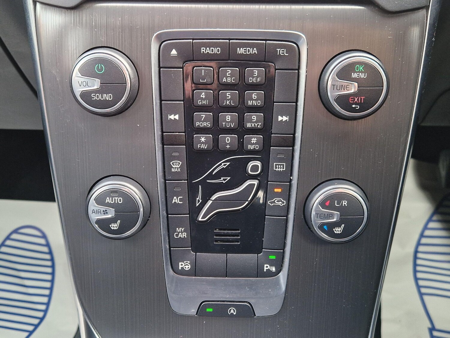 Used Volvo V40 Cross Country for sale - 77657626: Photo 50