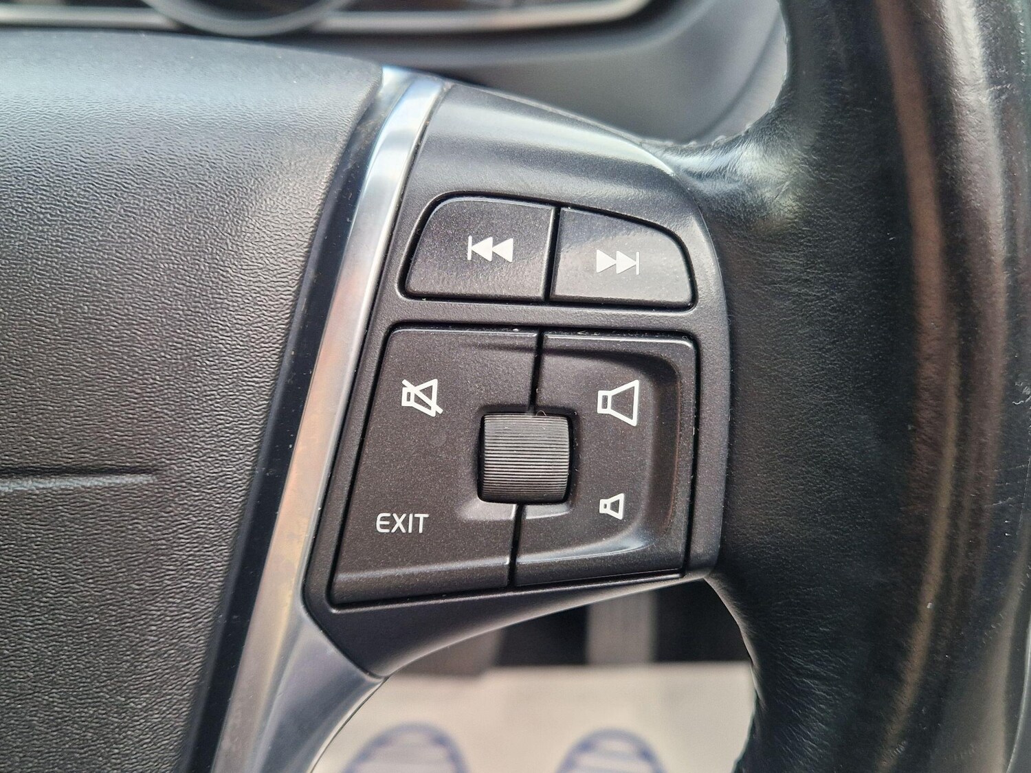 Used Volvo V40 Cross Country for sale - 77657626: Photo 51