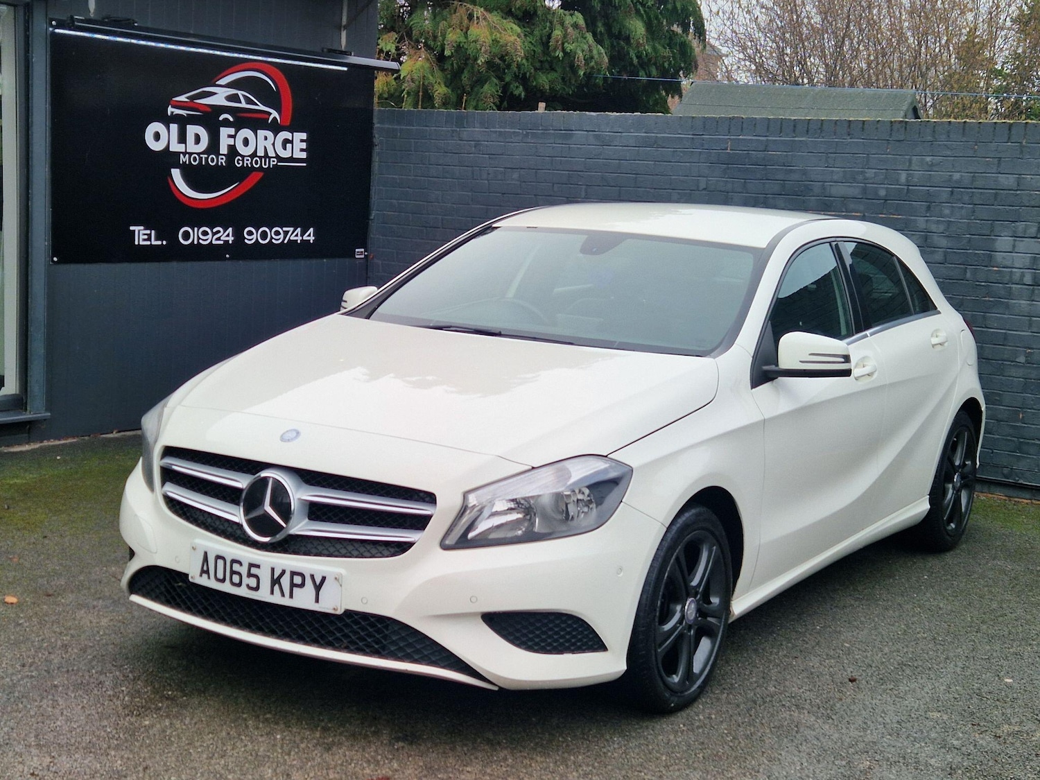 Used Mercedes-Benz A-Class 2015 for sale - 77387599: Photo 1