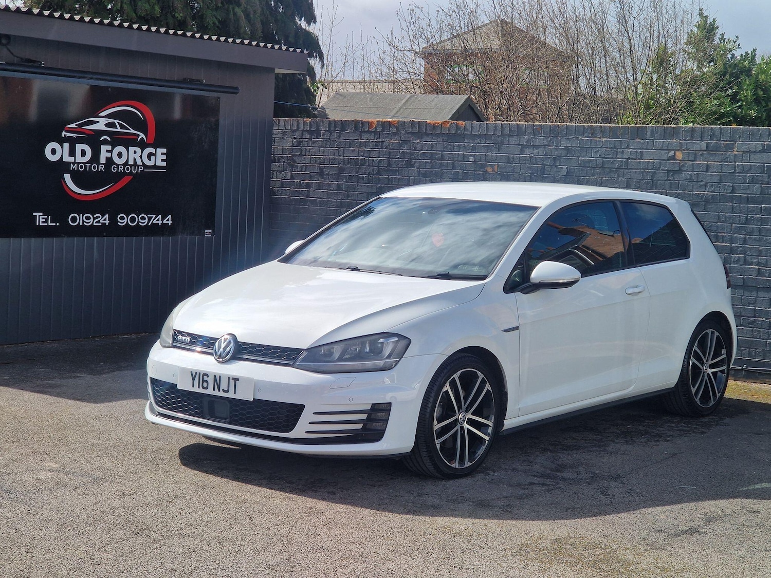 Used Volkswagen Golf 2014 for sale - 78072935: Photo 1