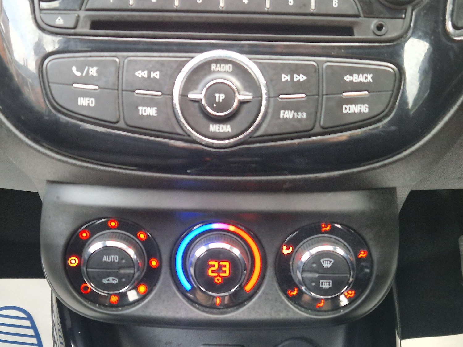 Used Vauxhall ADAM 2015 for sale - 77658550: Photo 44